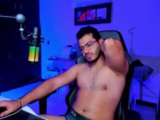 Bruno Oconer — flirt4free