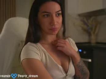 pearly_dream — Chaturbate stream photo (Apr 2026)