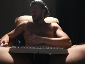 double_luckystrike — chaturbateでウェブカムモデルオンライン