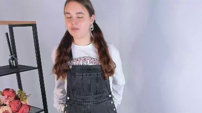 ElviaChesser — Cam4 stream photo (Jun 2025)