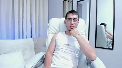 Tommas_Jhonson — stripchatでウェブカムモデルオンライン