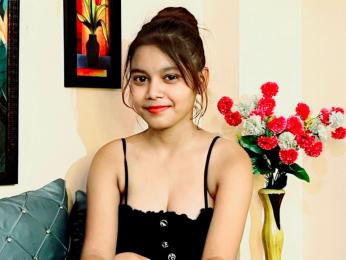 AdrianaReyez — livejasminでウェブカムモデルオンライン