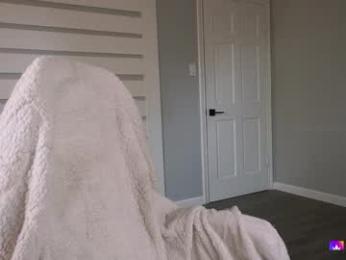 rosiebones — Chaturbate stream photo (Apr 2026)