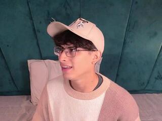 Aaron Ez — Flirt4free stream photo (Apr 2026)