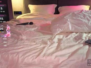 Alllura — Bongacams stream photo (Aug 2026)