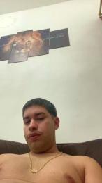 hugo7084 — Cam4 stream photo (Jun 2026)