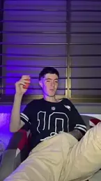 Maison_Laurent_x — Stripchat stream photo (Aug 2026)