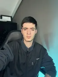 Maison_Laurent_x — Stripchat stream photo (Aug 2026)