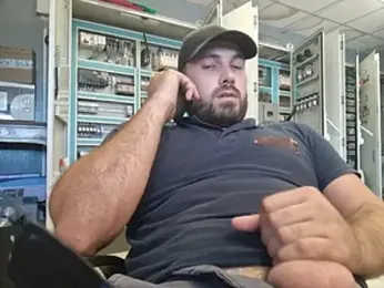 Instinctbrut — Stripchat stream photo (Sep 2026)