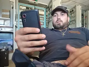 Instinctbrut — Stripchat stream photo (Sep 2026)