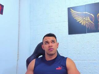 Aaron Velour — flirt4freeでウェブカムモデルオンライン