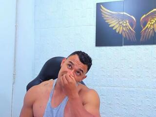 Aaron Velour — flirt4freeでウェブカムモデルオンライン