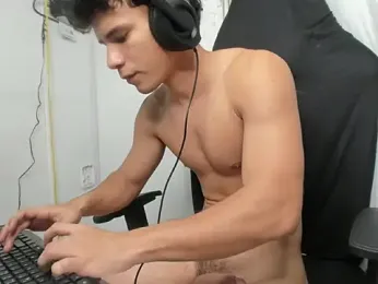 Adrian_hot01 — Stripchat stream photo (Jun 2026)