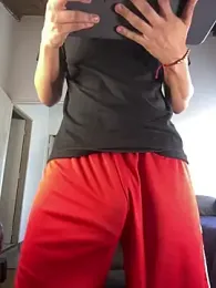 Simoonn8 — Stripchat stream photo (May 2026)