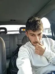 Iulianmarius12 — Stripchat stream photo (Feb 2026)