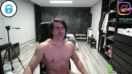 latinoo23bom — Stripchat stream photo (Mar 2026)