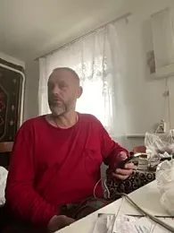 Frosl — Stripchat stream photo (Apr 2026)