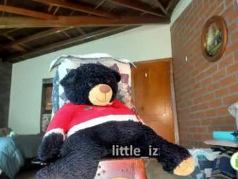 little_izzi — Chaturbate stream photo (Apr 2026)