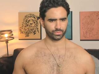 Bradley Martin — flirt4freeでウェブカムモデルオンライン