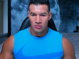 Cris Cruz — Flirt4free stream photo (Mar 2026)