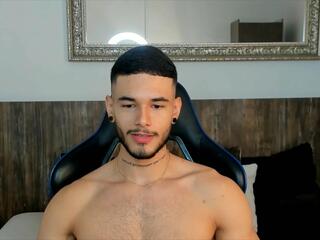 Ken Mcqeen — flirt4free