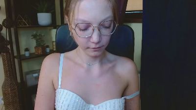kiss_Emilly — Cam4 stream photo (Feb 2026)