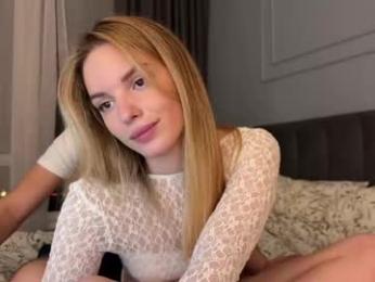 frenzyfoxs — Chaturbate stream photo (Apr 2026)