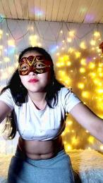 LaFlacaHot77 — Cam4 stream photo (Apr 2026)