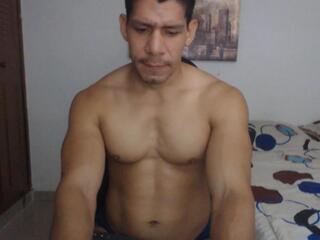 Manolo Vega — flirt4freeでウェブカムモデルオンライン