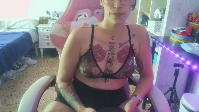 Laadyyblaack97 — Cam4 stream photo (May 2026)