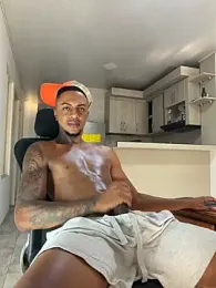 YeremiBrowm — stripchatでウェブカムモデルオンライン