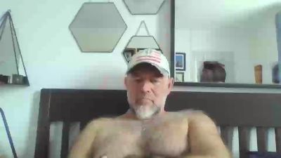 bear70s — Cam4 stream photo (Feb 2026)