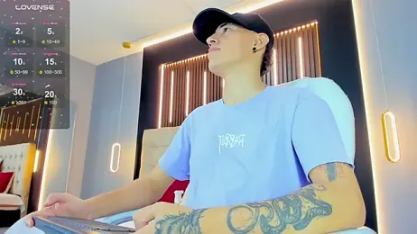 Lobo_17_ — Stripchat stream photo (Mar 2026)