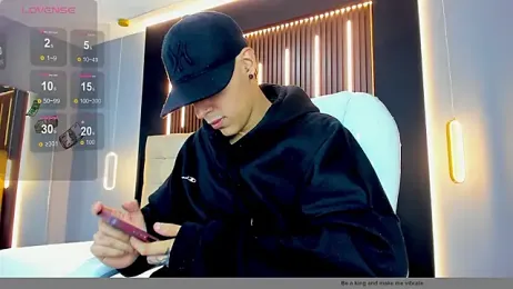 Lobo_17_ — Stripchat stream photo (Mar 2026)