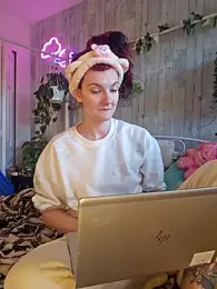 YourFavCanadianMILF — Stripchat stream photo (Mar 2026)