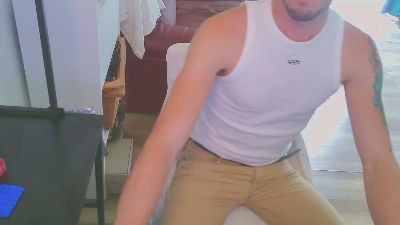 guapotravieso19 — Cam4 stream photo (Apr 2026)