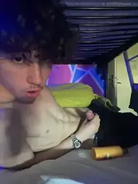Golden_Mesto — stripchatでウェブカムモデルオンライン