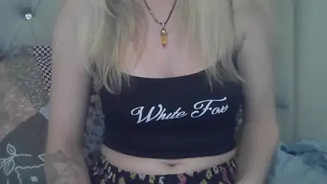 flirty_babe_x — Stripchat stream photo (May 2026)