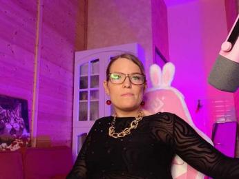 Findom_Lady_Shine — bongacams