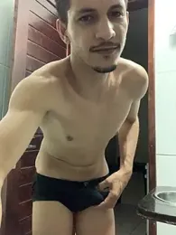 Gabriel_dias — stripchatでウェブカムモデルオンライン