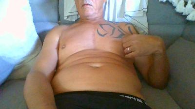 biboxer81 — Cam4 stream photo (Aug 2026)
