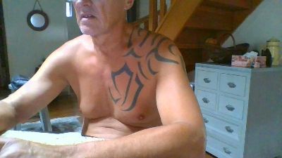 biboxer81 — Cam4 stream photo (Aug 2026)
