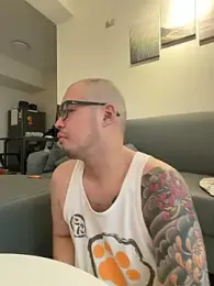 James1992_Ovo — Stripchat stream photo (Jun 2026)