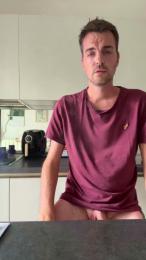bellohot193 — Cam4 stream photo (Aug 2026)