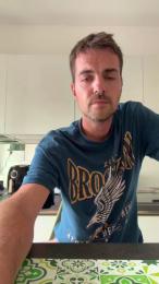 bellohot193 — Cam4 stream photo (Aug 2026)