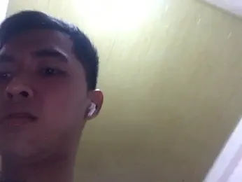 Thichchoitran86 — Stripchat stream photo (Aug 2026)