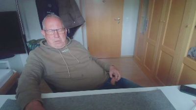 mdevbi — Cam4 stream photo (Apr 2026)