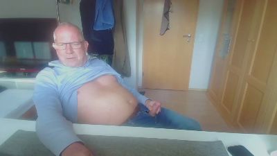 mdevbi — Cam4 stream photo (Apr 2026)