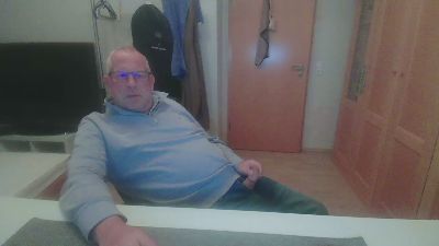 mdevbi — Cam4 stream photo (Apr 2026)