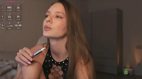 Hit-girl- — Stripchat stream photo (Mar 2026)